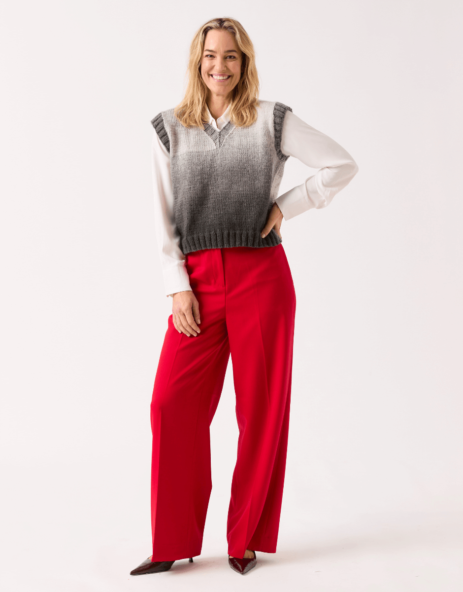 Vest in Show Pullover - Sirdar Ombre Aran Pattern 10844