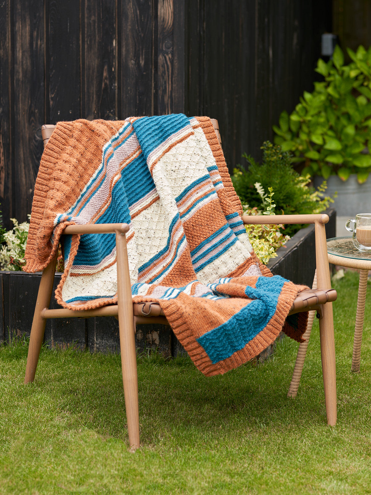 ColourLab Aran - Life & Style Pattern Book
