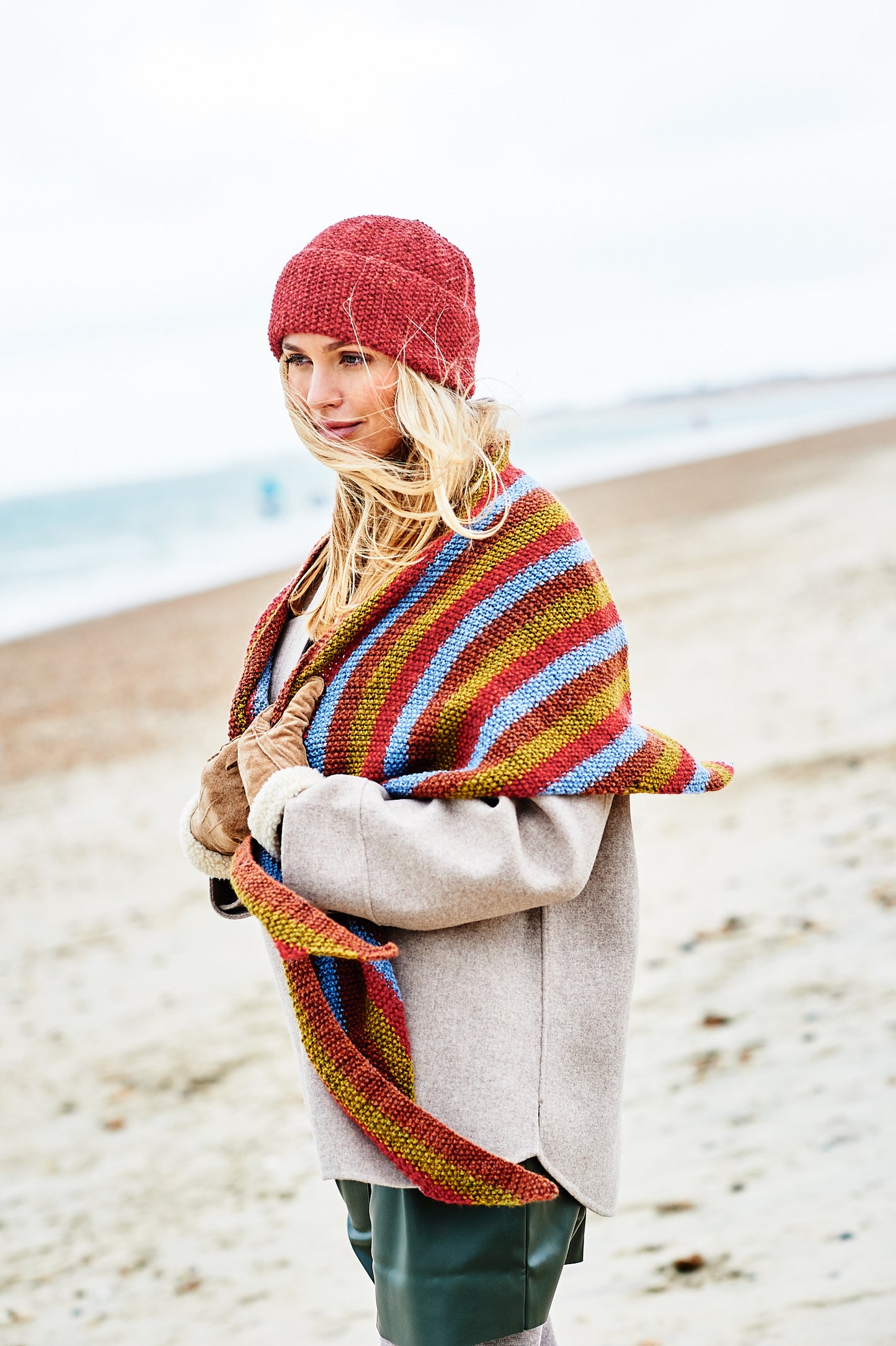 Stylecraft Highland Heathers DK Pattern - 9862 Shawls & Hats
