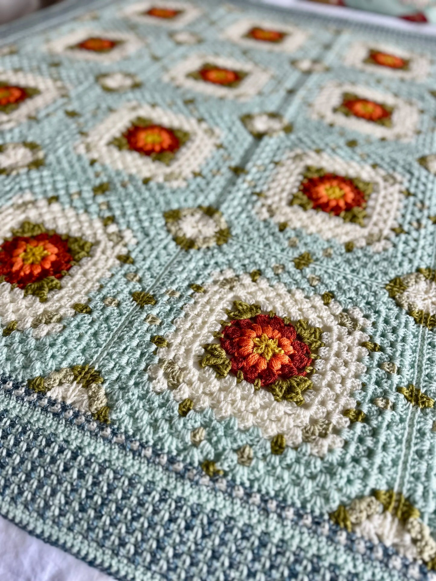 Trellis Blanket Pattern by Antia Gibney